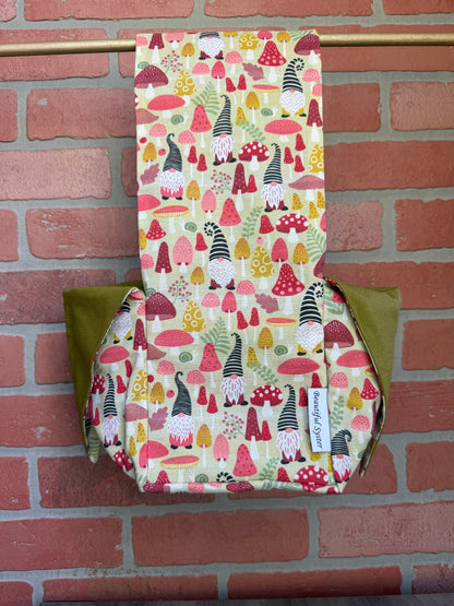 Mushroom Gnome Heather Bag with Fingering weight/Sport weight minis