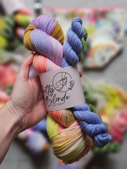 Salty Blonde Fiber with matching Ismira Bag